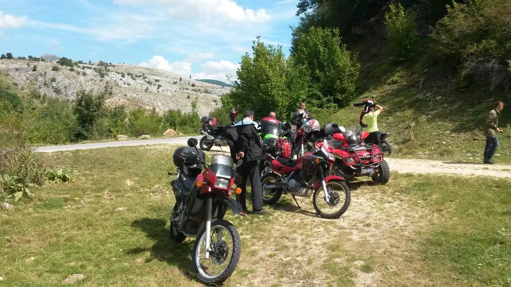 Camp Divlja Rijeka Otel Hum Dış mekan fotoğraf