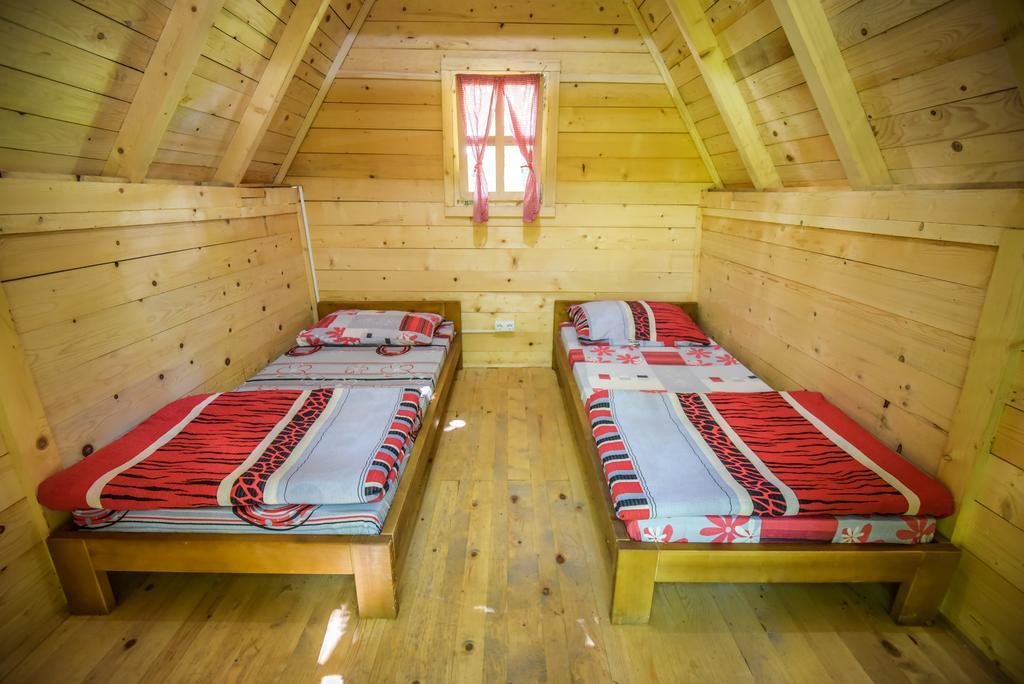 Camp Divlja Rijeka Otel Hum Dış mekan fotoğraf