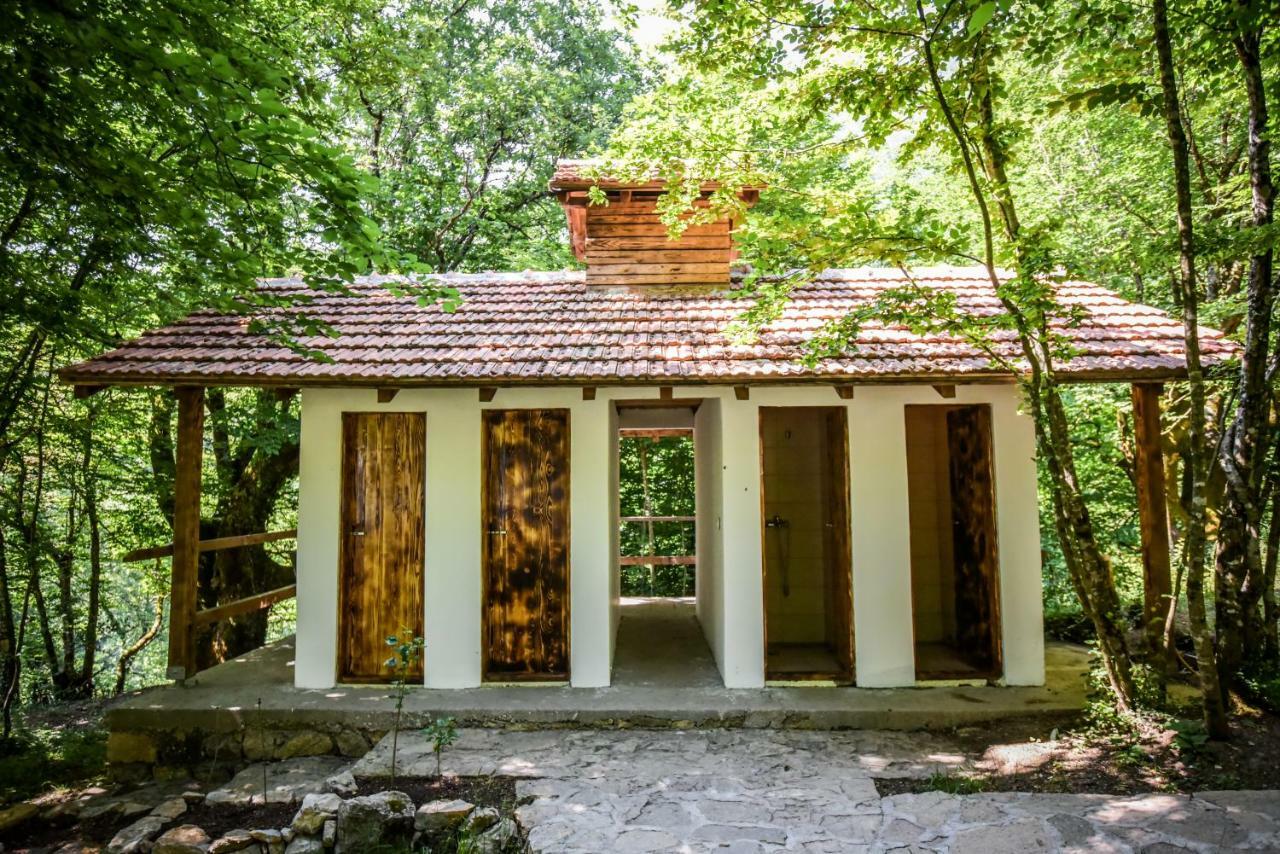Camp Divlja Rijeka Otel Hum Dış mekan fotoğraf